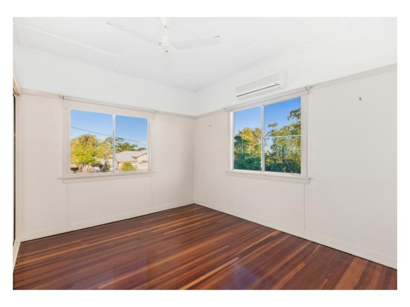 8 Cairns Street, The Range QLD 4700